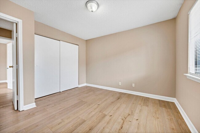 Building Photo - bg0724