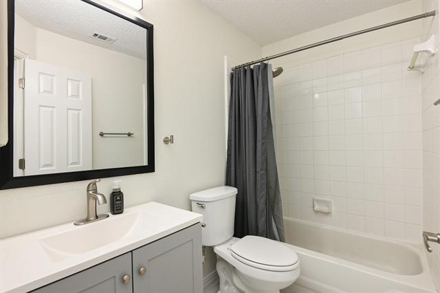 Building Photo - 9005 Trails Edge Dr