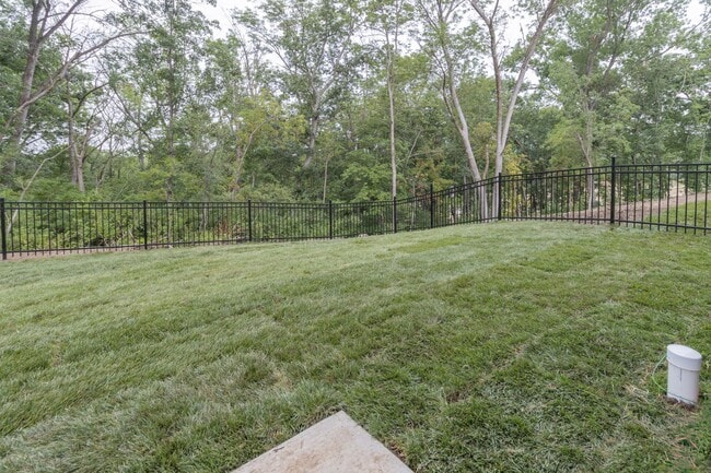 Building Photo - 725 Ella Dr