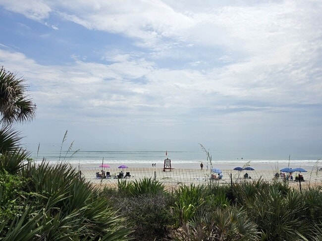 Building Photo - Direct Beach front 2 Bedroom 2 Bathroom Condo