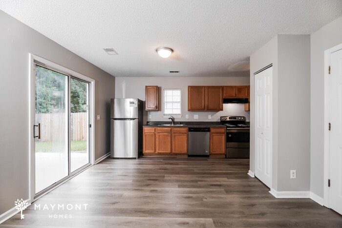 Building Photo - 121 Macallan Ct