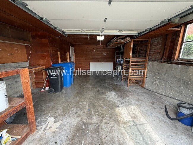 Building Photo - 4834 15th Ave S