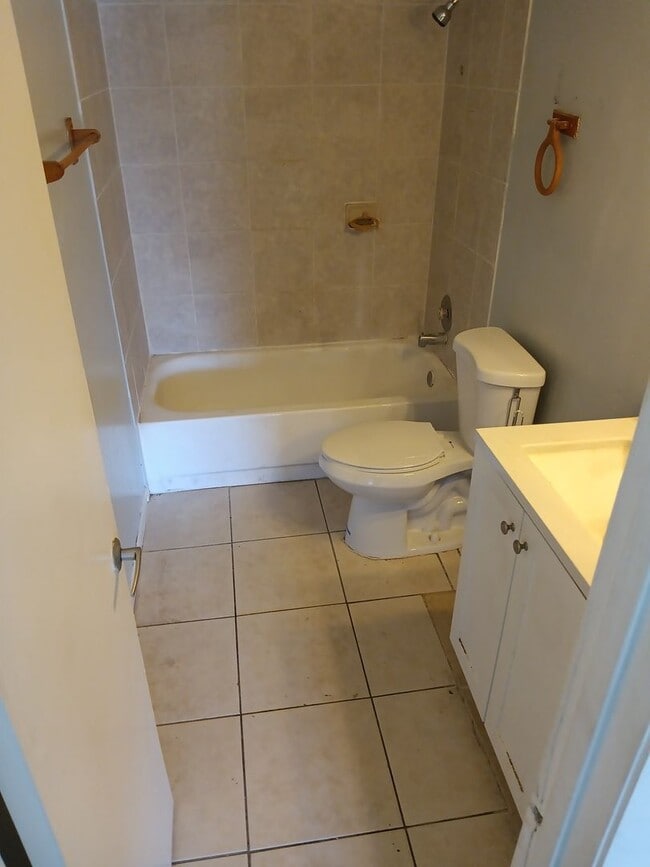 Building Photo - 5214 Via Hacienda Cir