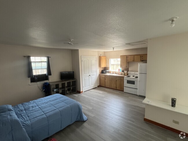Building Photo - 609 Collingswood Dr
