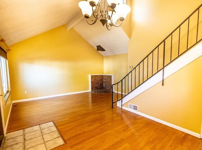 Building Photo - Cute 2 Bedroom East Sparks Townhouse