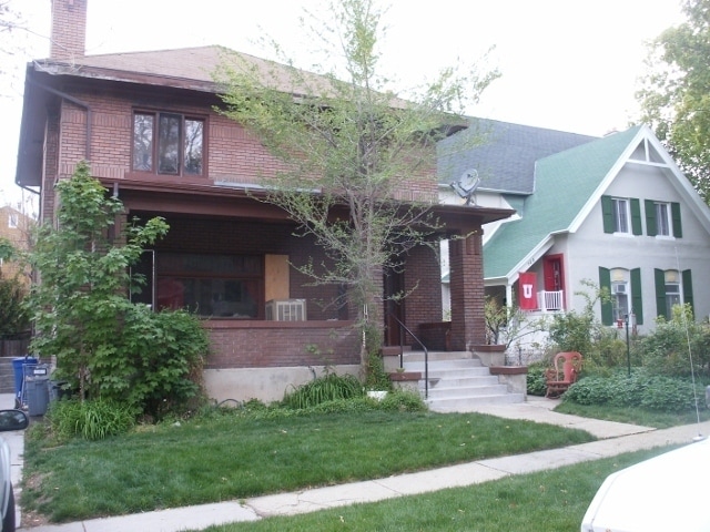 Building Photo - Fully updated 2 bedroom Apartment in the A...