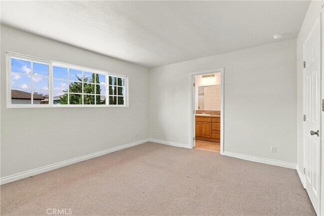 Building Photo - 6912 Tahiti Dr