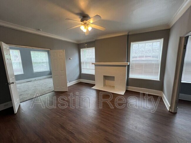 Building Photo - 1364 McCausland Ave