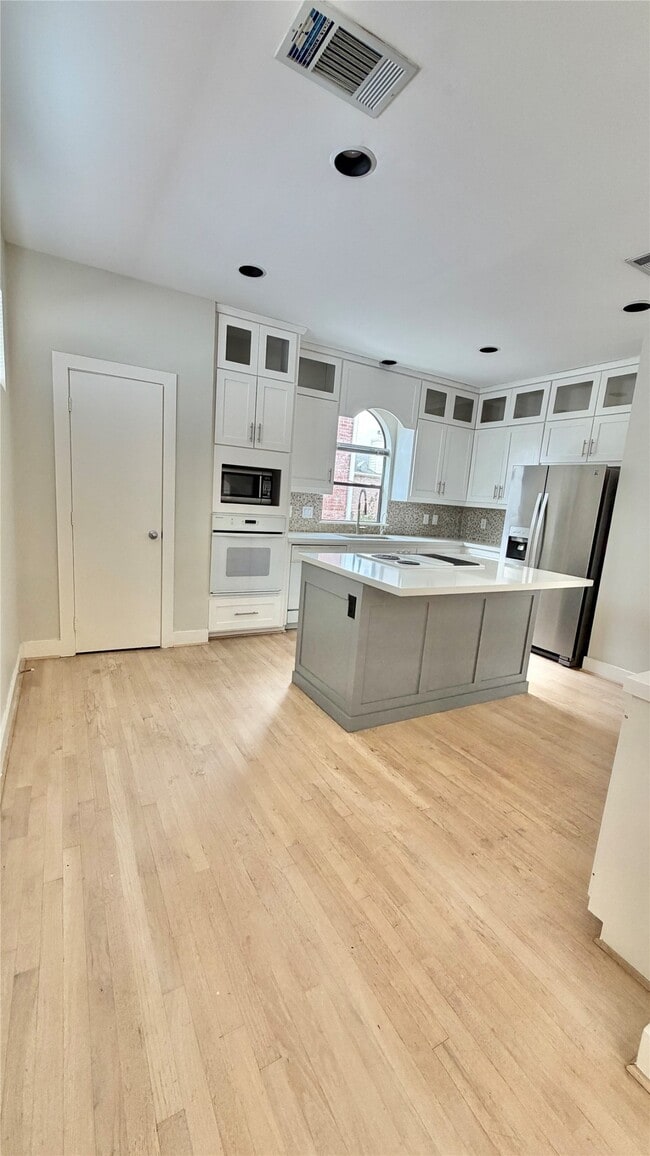 Building Photo - 6418 Ferris Dr