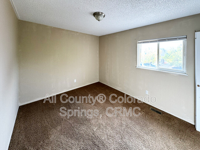 Building Photo - 6668 Provincial Dr