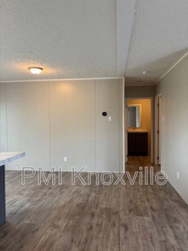 Building Photo - 1413 Howell River Rd
