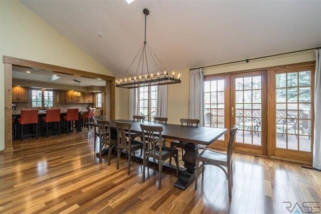 Building Photo - 4404 S Yellowstone Ln