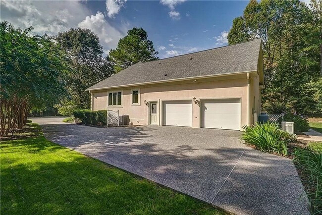 Building Photo - gorgeous stucco and stone transitional hom...