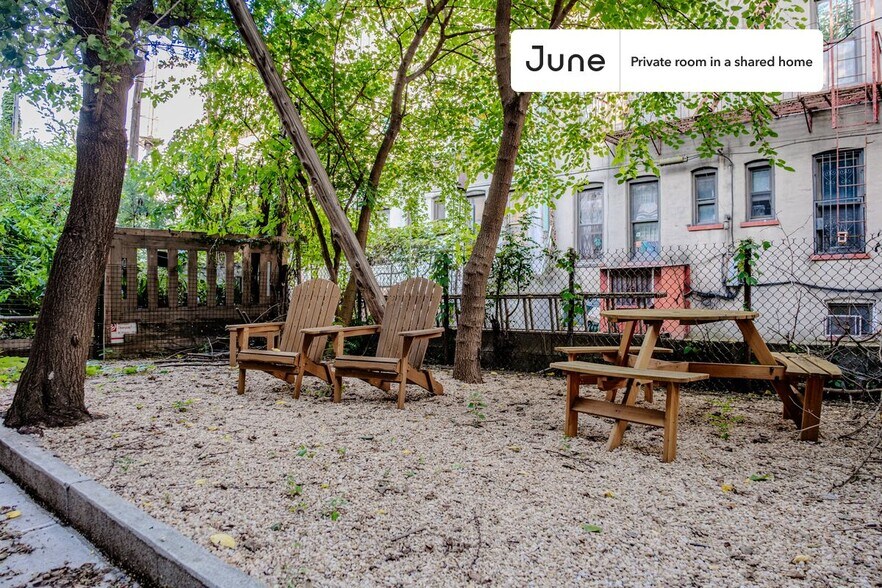 Building Photo - Room in Shared 3 bed/3 bath home in Ridgewood