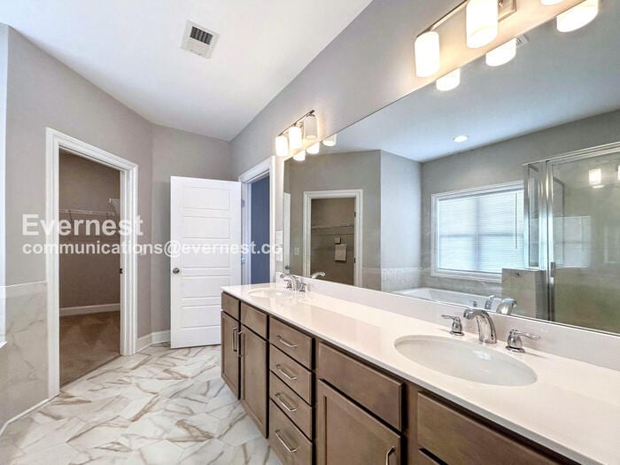 Building Photo - 1763 Stone Hedge Dr