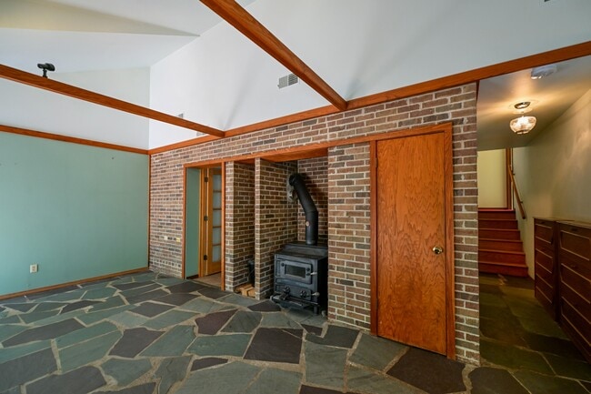Building Photo - 6605 Jeff Ln