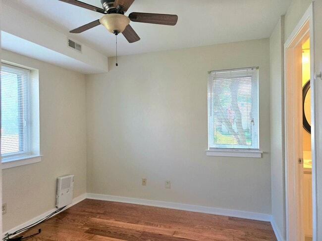 Building Photo - 3603 Eastview Ln