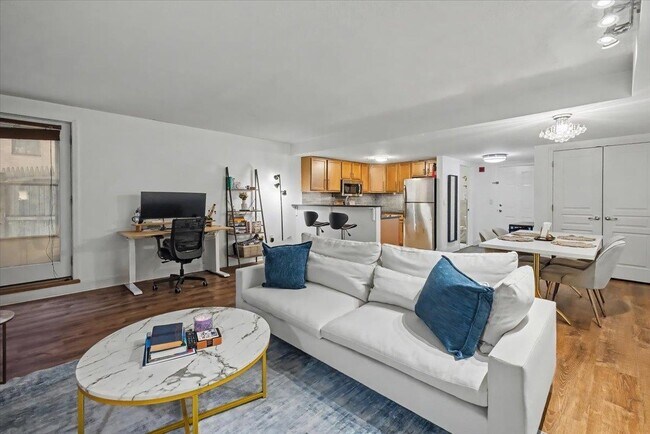 Building Photo - 4301 Park Ave