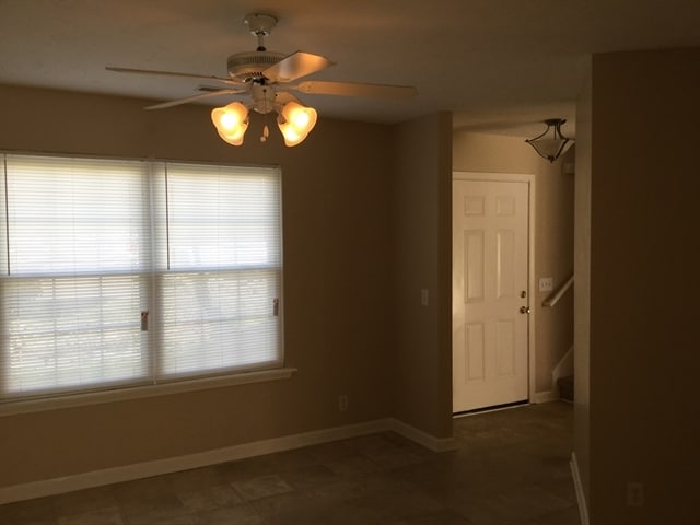 Building Photo - 3005 Ace Wintermeyer Dr