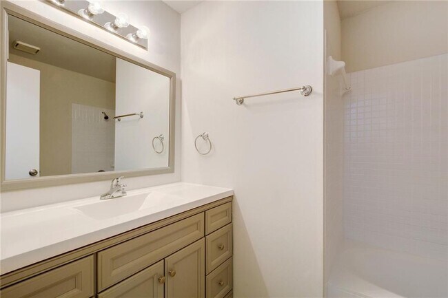Building Photo - 12704 Margit Dr