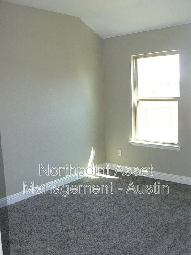 Building Photo - 3304 De Torres Cir