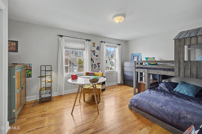 Building Photo - 8 Furlong St