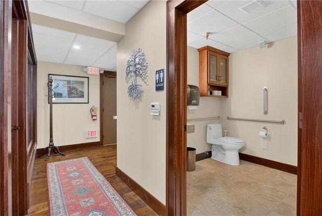 Building Photo - 750 Washington Rd