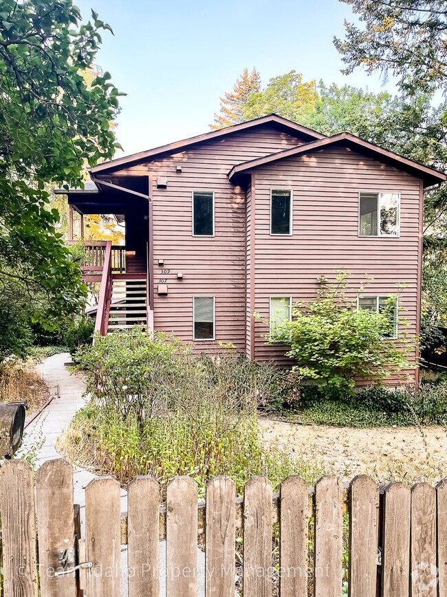 Building Photo - Jefferson Duplex