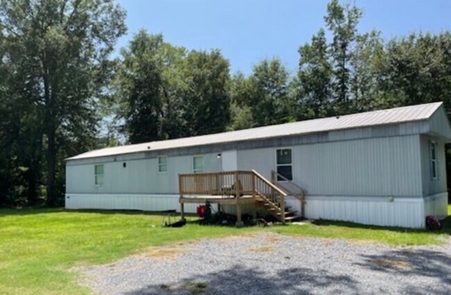 Building Photo - 476 N Forest St