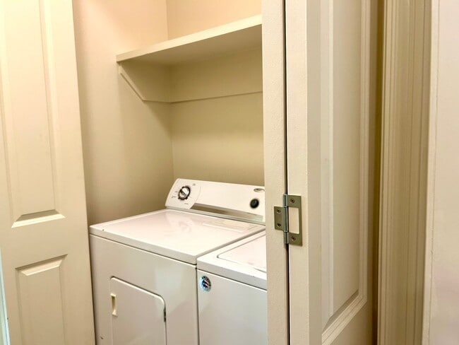 Building Photo - Victory Commons