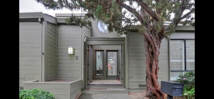 Building Photo - Spacious and beautiful 3 bedroom 2 bath ho...