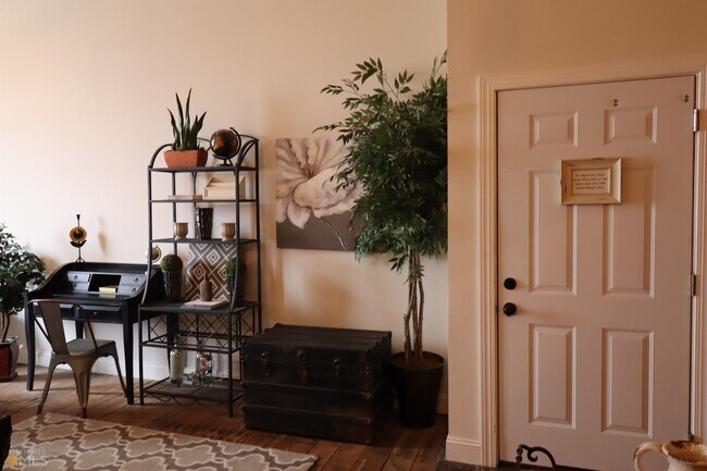 Building Photo - 101 S Wayne St