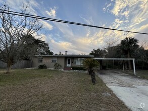 Building Photo - West Jacksonville - Large Yard