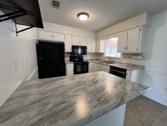 Building Photo - 18874 Mahan Loop