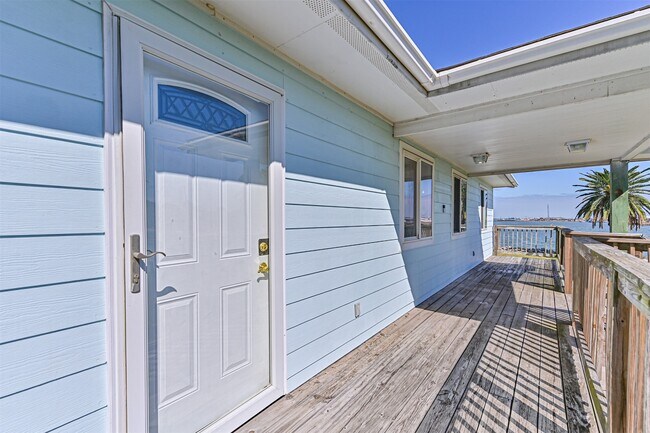 Building Photo - 7706 Channelview Dr