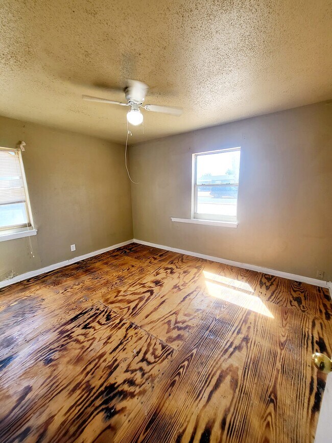 Building Photo - 1513 Sycamore St