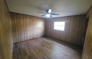 Building Photo - 221 Edison Drive