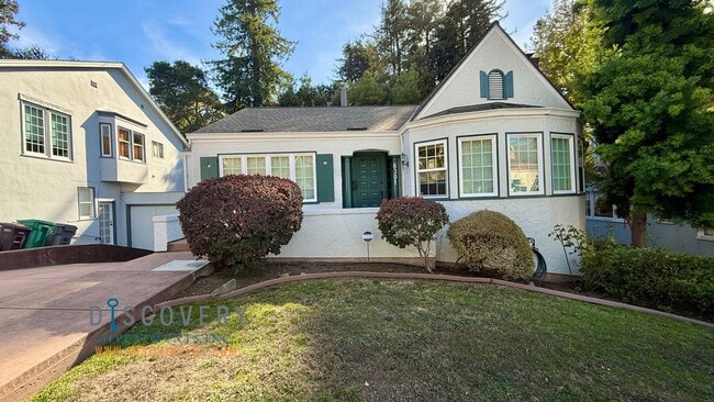 Primary Photo - Upper Rockridge 3 Bedroom Home