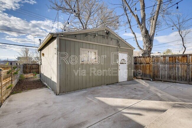 Building Photo - 3341 Lawrence St