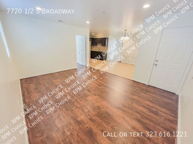 Building Photo - 7720 1/2 S Broadway-