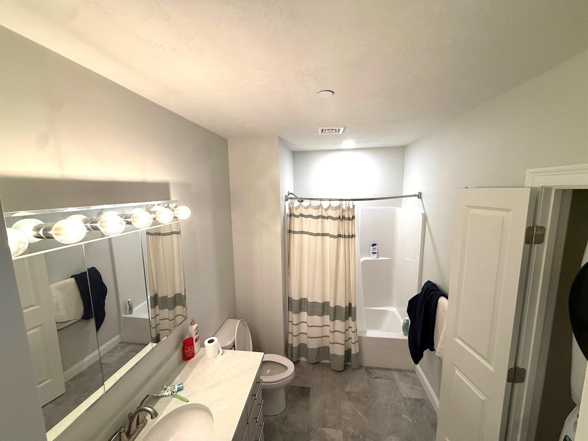 Building Photo - 320 Middlesex Ave