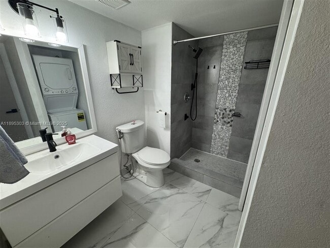 Building Photo - 158 Lakeview Dr