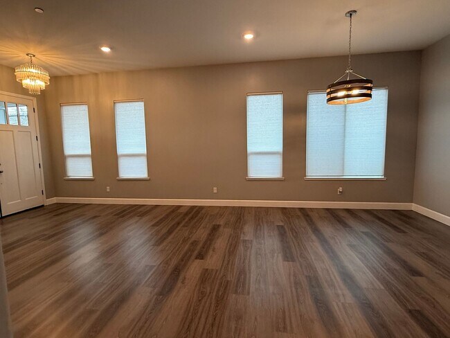 Building Photo - Gorgeous 4 Bedroom 3 Bathroom Single Level New Construction Home in Northeast Santa Rosa