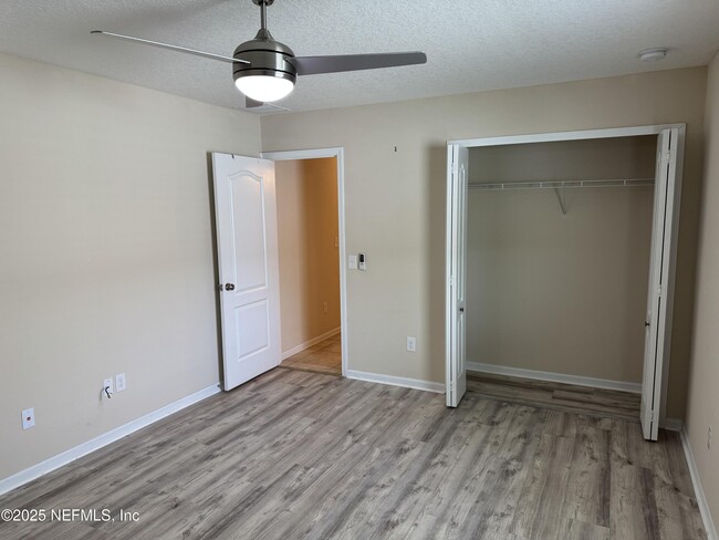 Building Photo - 96 Midway Park Dr