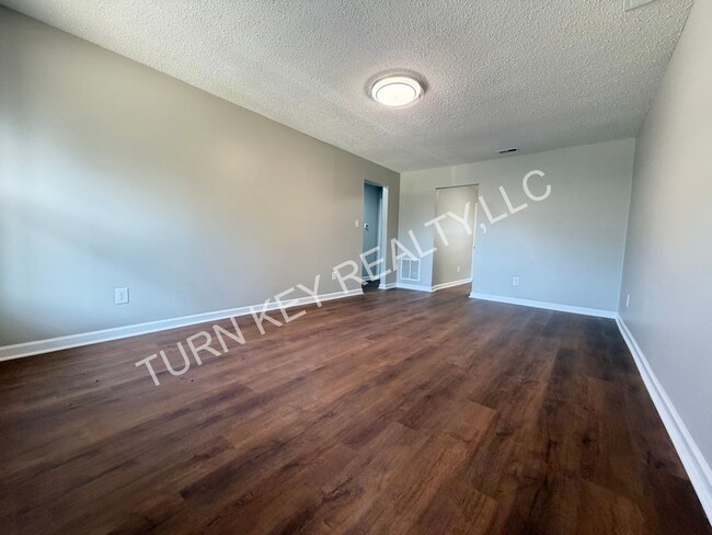 Building Photo - Condo for Rent in Grayson Valley