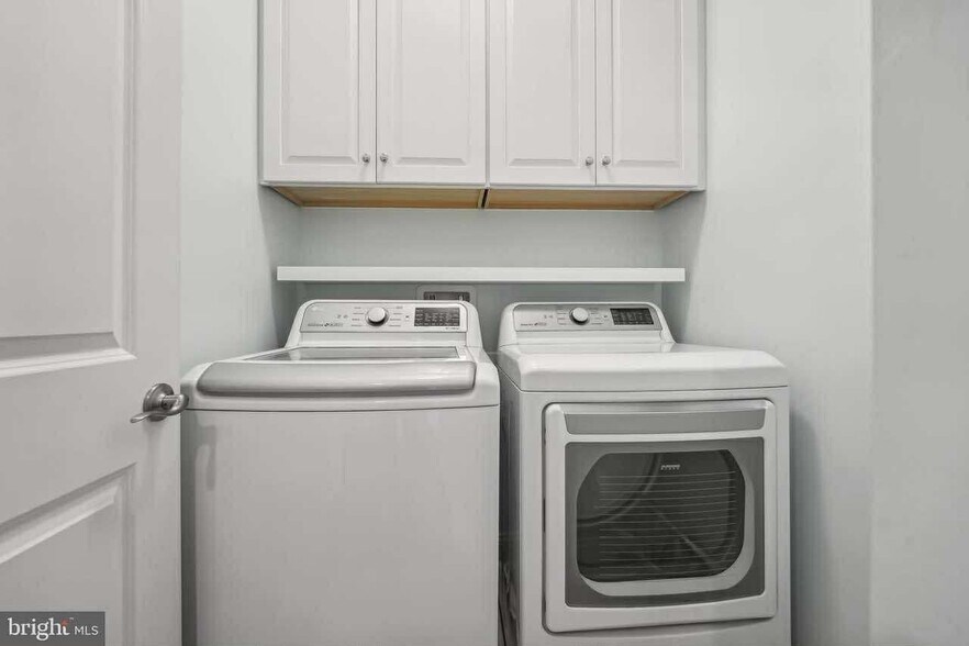 Building Photo - 10669 Yorktown Ct