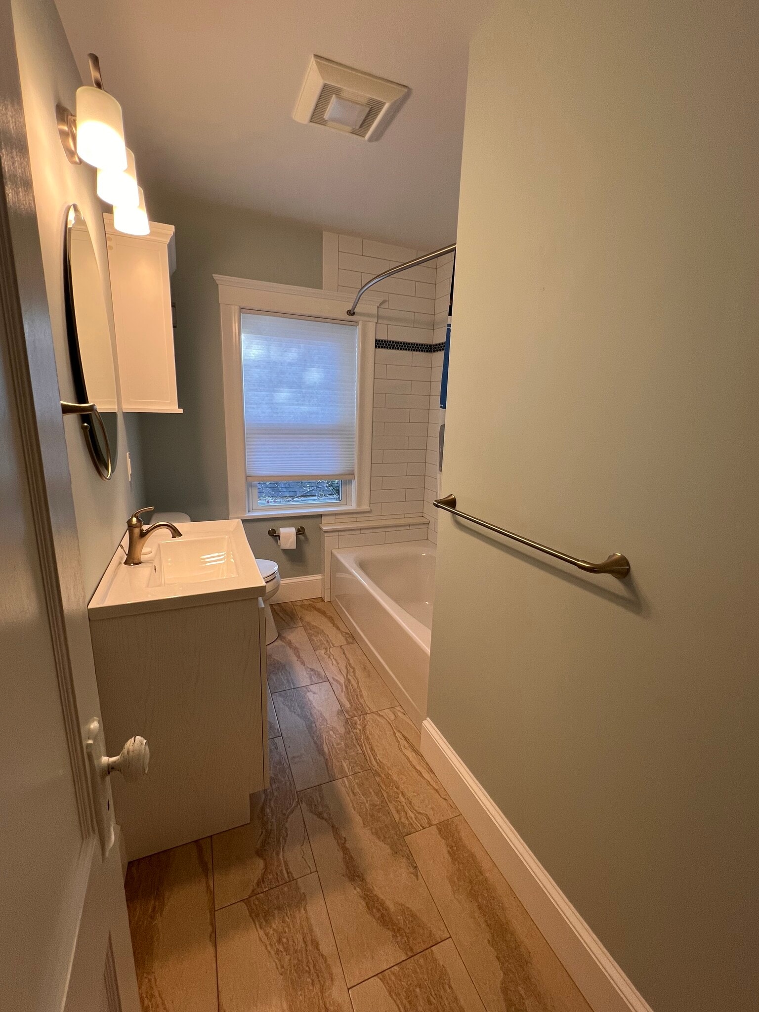 bathroom - 311 Waverley Ave
