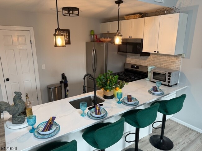 Building Photo - 6 Steamboat Dr