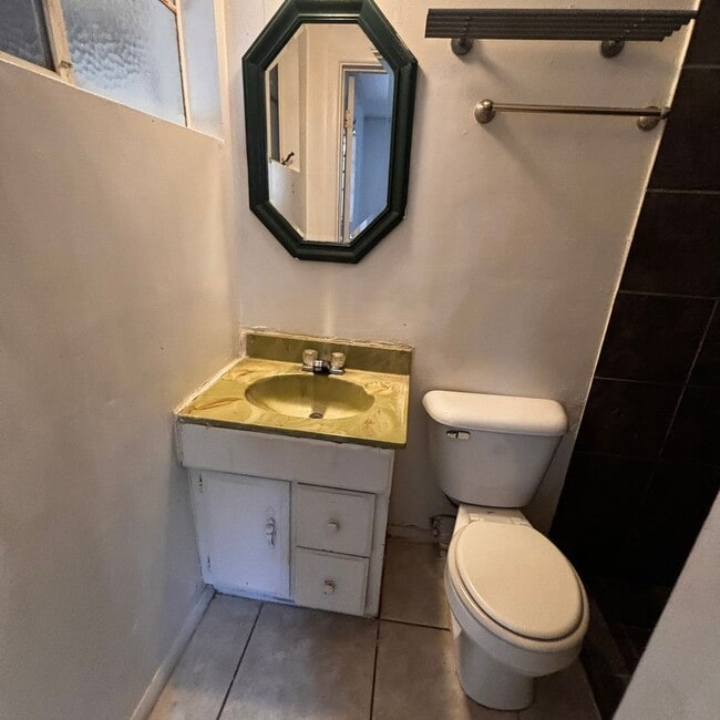 Building Photo - 4 Bedroom House in Hudson Park