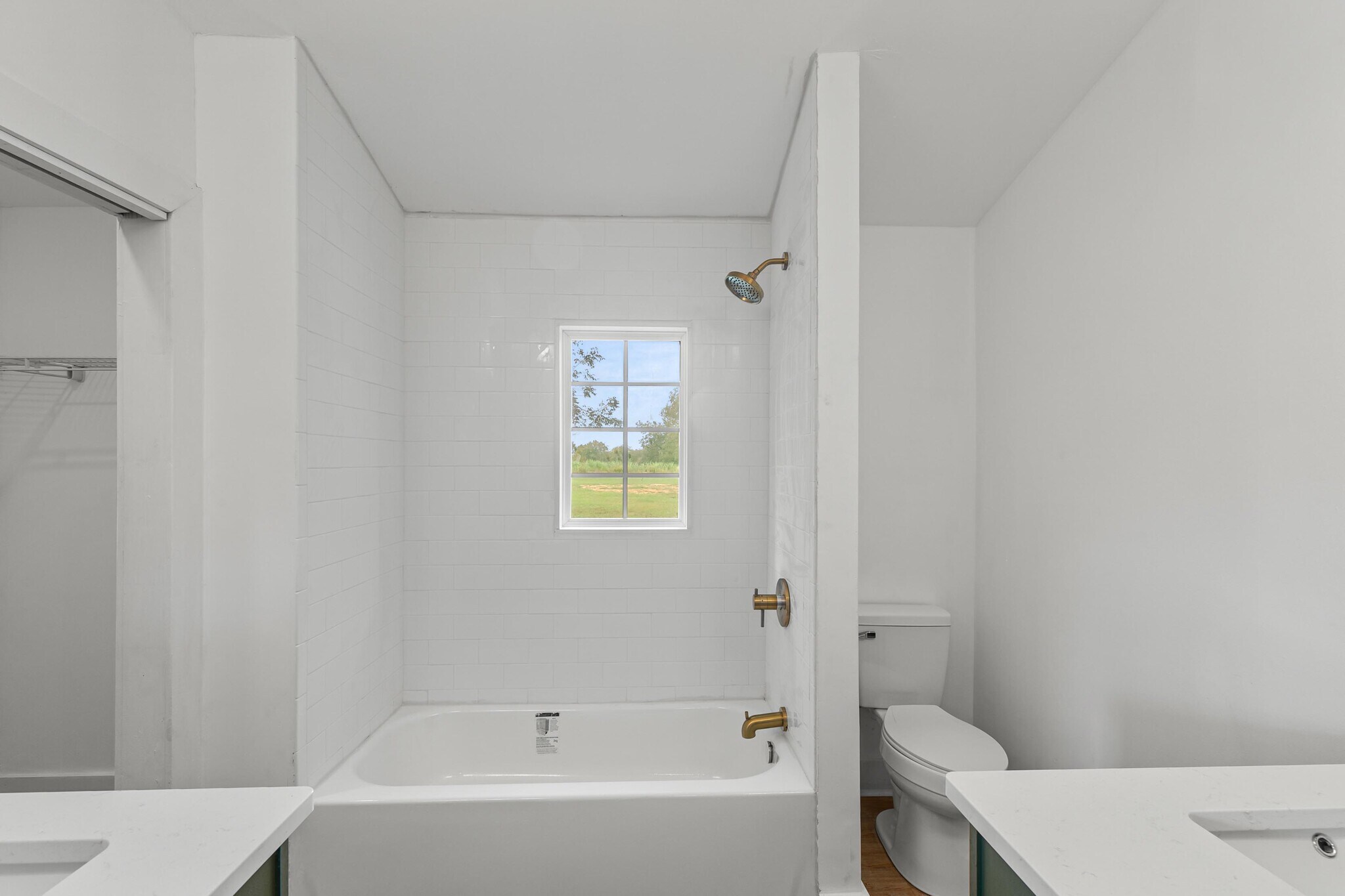 Building Photo - 142 S Broad St